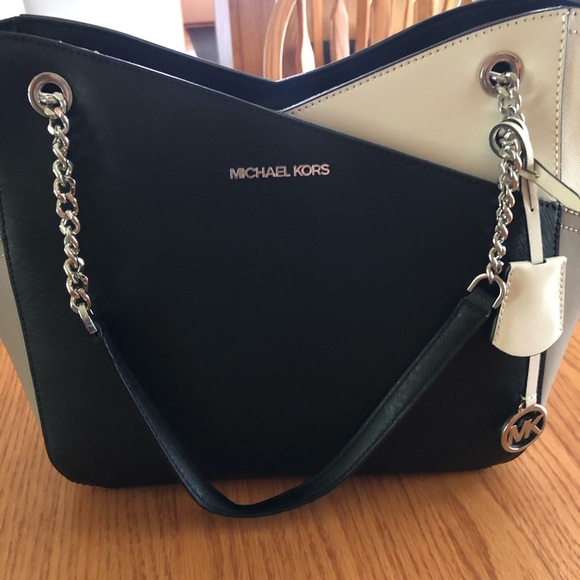 Michael Kors Black and Cream Shoulder Bag - Picture 1 of 15
